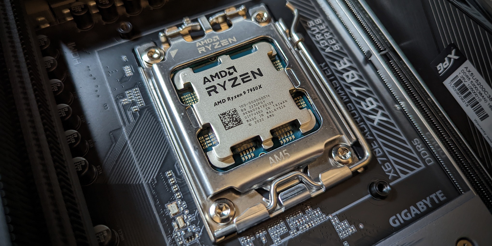 AMD Socket AM5 with Ryzen 9 7950X Processor